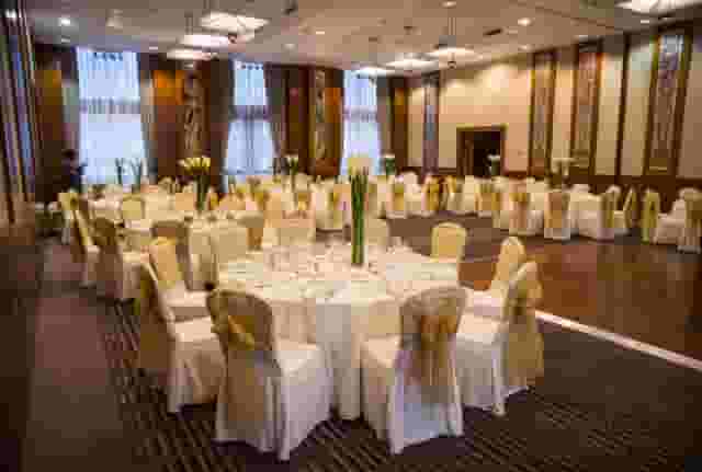 Canary Riverside Plaza Hotel
