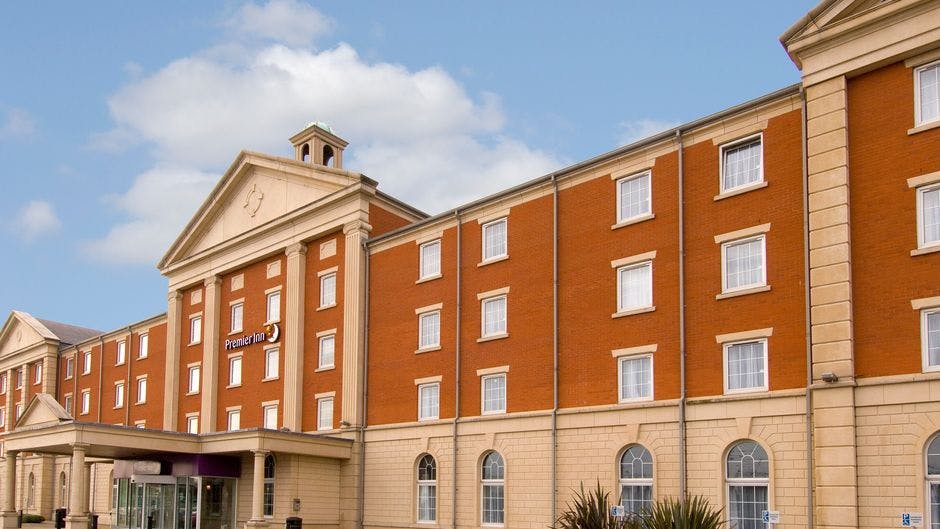 Premier Inn Manchester Trafford Centre ...