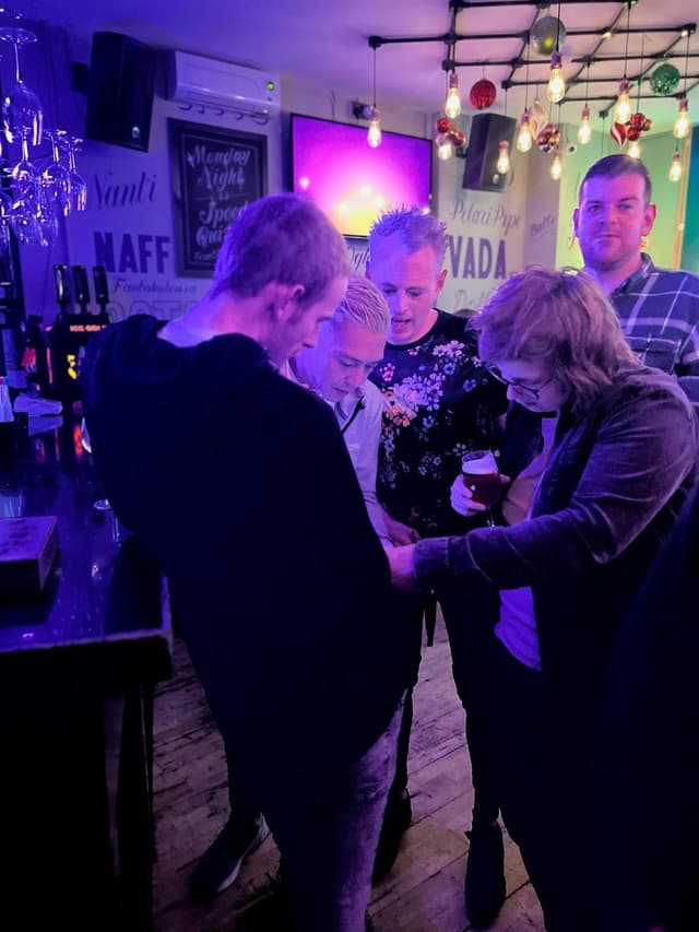 Iconic Bar