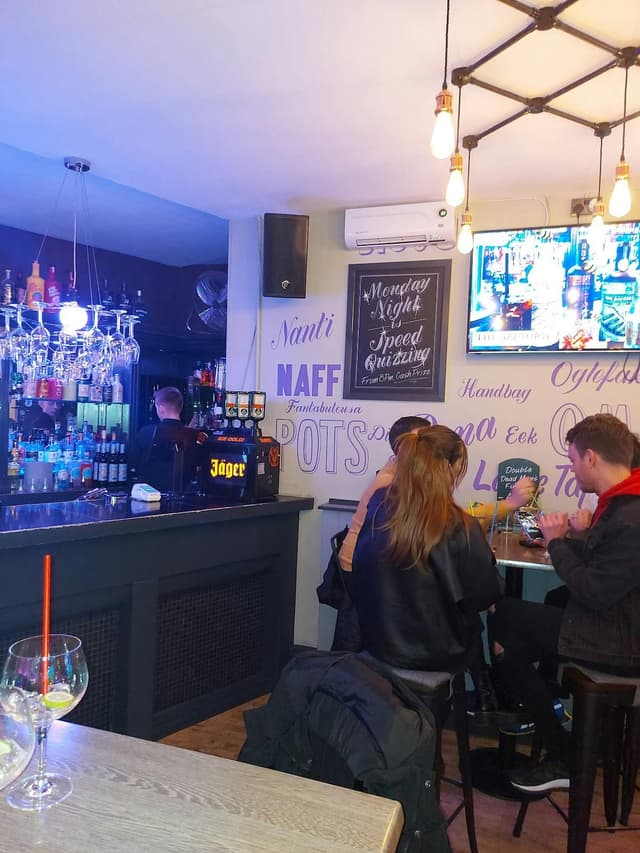 Iconic Bar