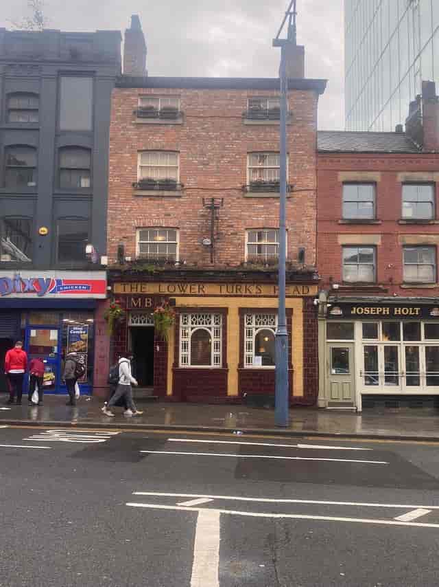Lower Turks Head urban pub, cozy venue for casual networking and team off-site meetings.