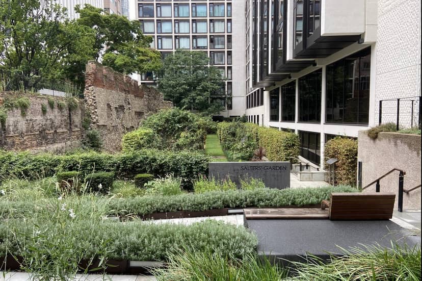 Sunken Garden Bloomsbury: Historic outdoor venue for intimate receptions and corporate events.