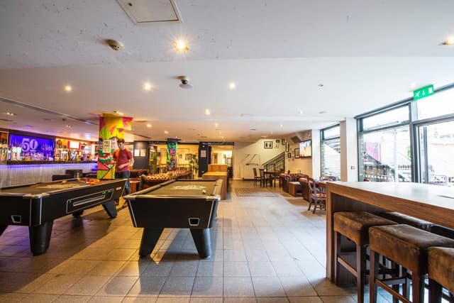 Bar 50