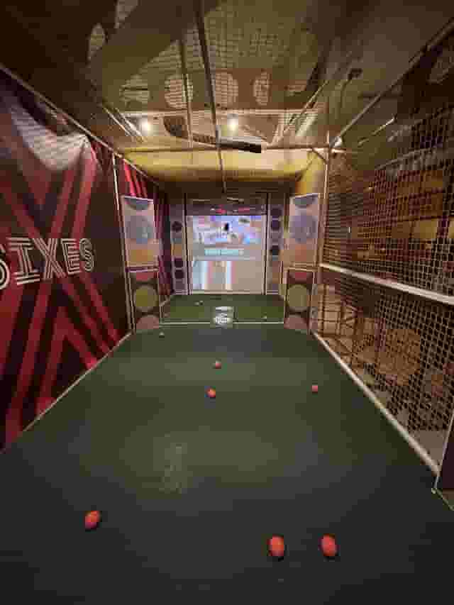 Sixes Cricket