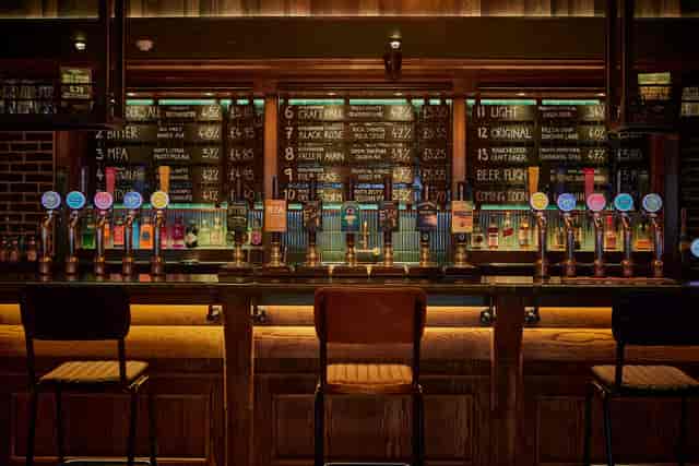 Craft beer bar at Founder’s Hall for corporate networking and conference reception.