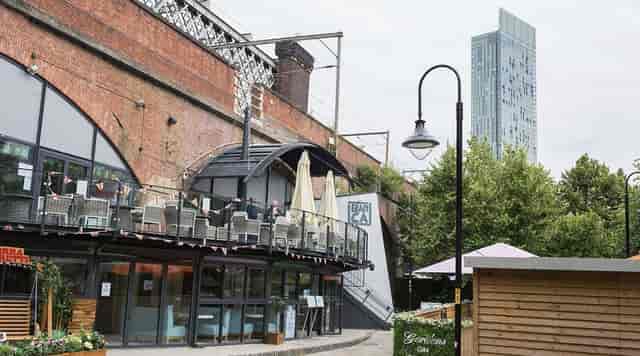Modern restaurant terrace in Barca Bar, perfect for events and gatherings.