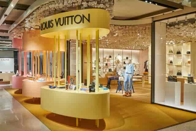 Modular retail activation at Globus: immersive branded architecture for luxury pop-up event.