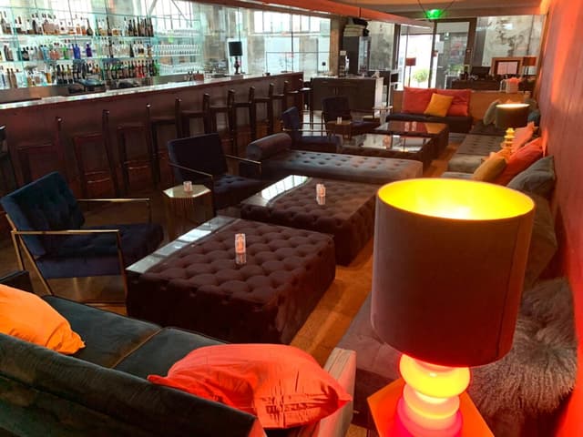 Bar