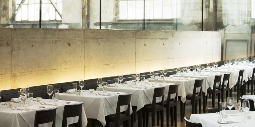 Industrial-chic LaSalle Restaurant bar, ideal for corporate dinner and networking events.
