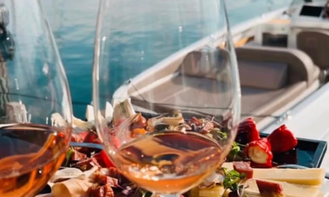 VIP client hospitality at 8008 See Lounge Zurich: luxury incentive travel and premium dining.