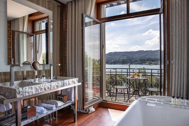 Premier Terrace Room