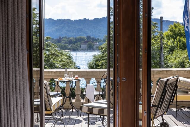 Premier Terrace Room