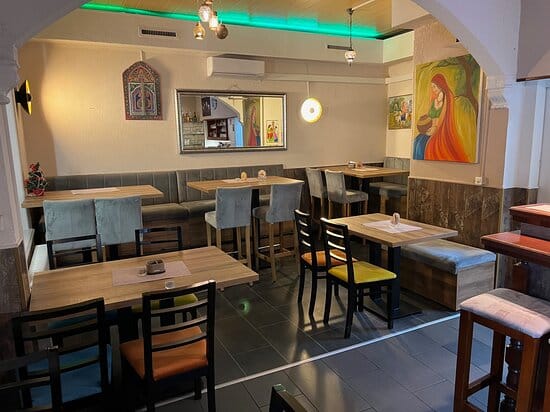 Restaurant Sento dining area, casual venue for corporate breakout sessions and networking events.