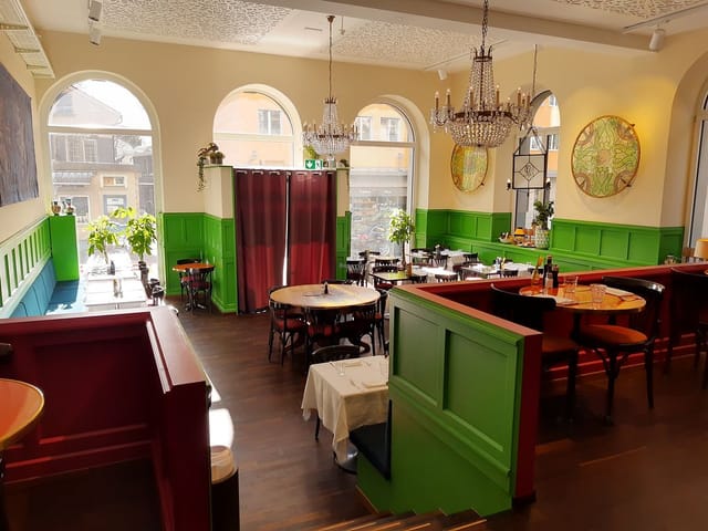 Restaurant Sento at Hotel Plattenhof: split-level dining space for private events and meetings.