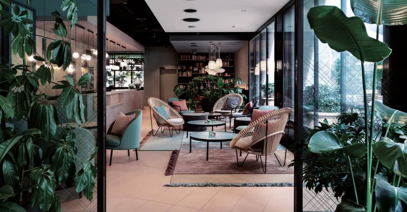 Hotel St. Peter lounge with biophilic design for networking events and corporate meetings.