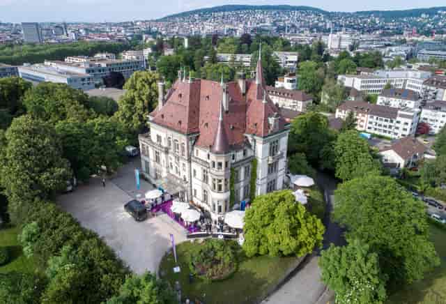 Schloss Sihlberg historic gallery for exclusive corporate receptions and boutique garden events.
