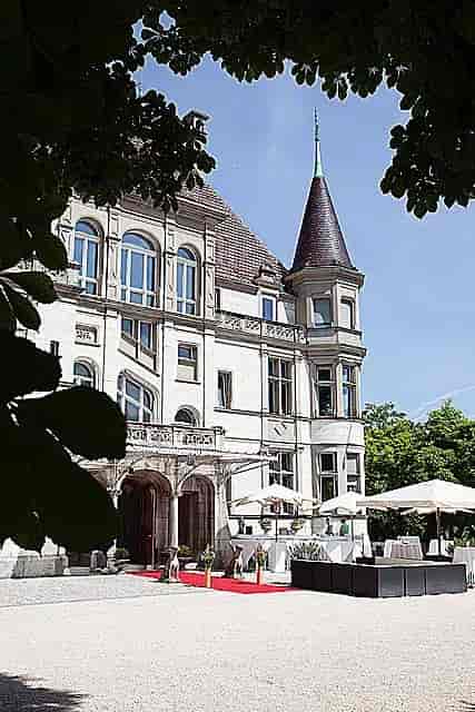 Schloss Sihlberg gallery venue with historic architecture for corporate retreats and weddings.