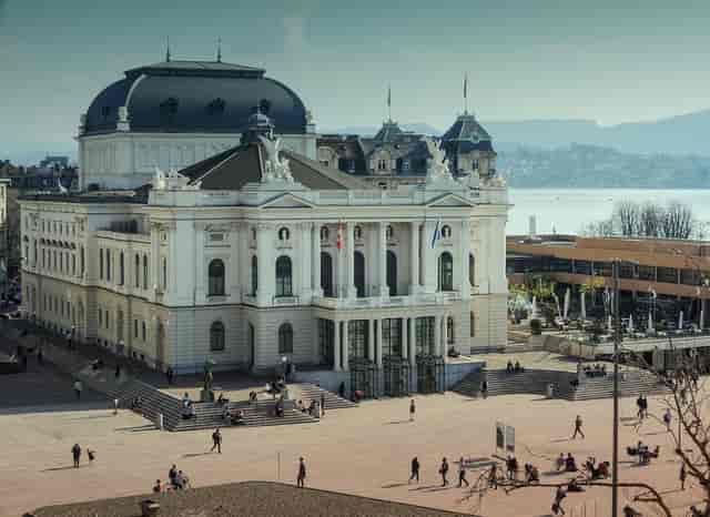 Das Haus - Press Downloads - Opernhaus ...