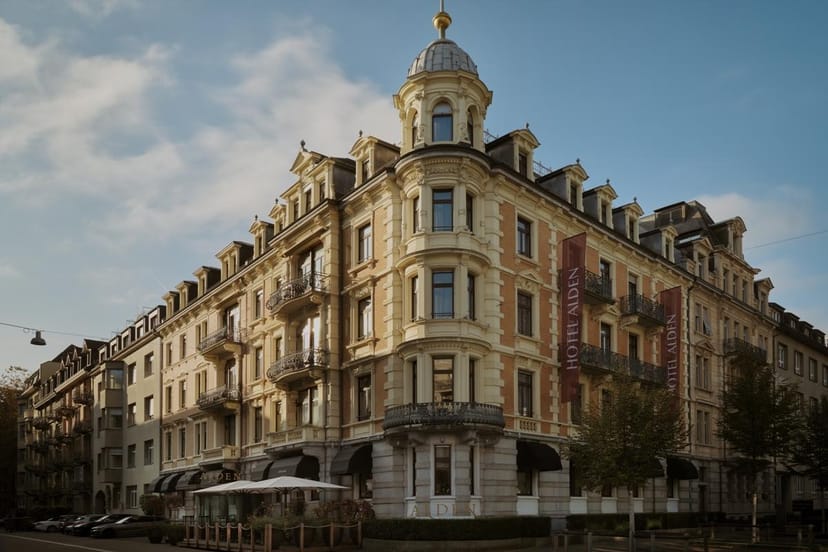Luxury Hotel Alden Splügenschloss suite for executive retreats and board meetings.