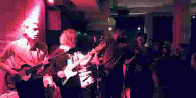 Live music bar