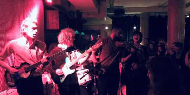 Live music bar