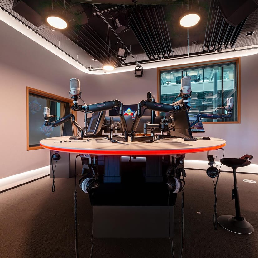 Radio studio at Raum11 with professional audio equipment for podcast production and media events.