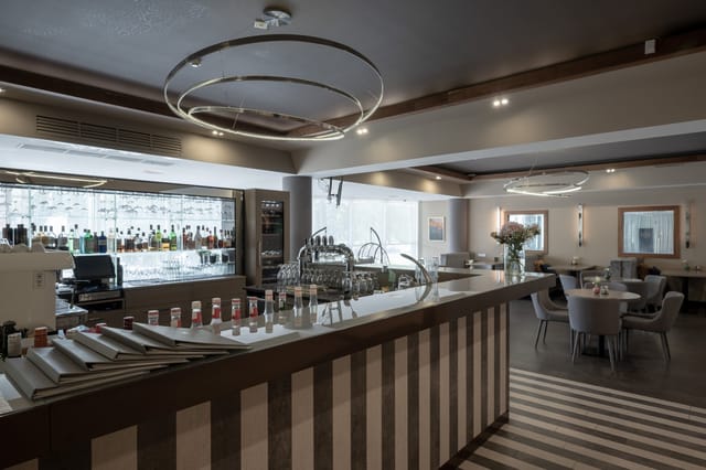 Upscale bar at Restaurant PRIMAVERA, Riga: elegant space for networking and corporate events.