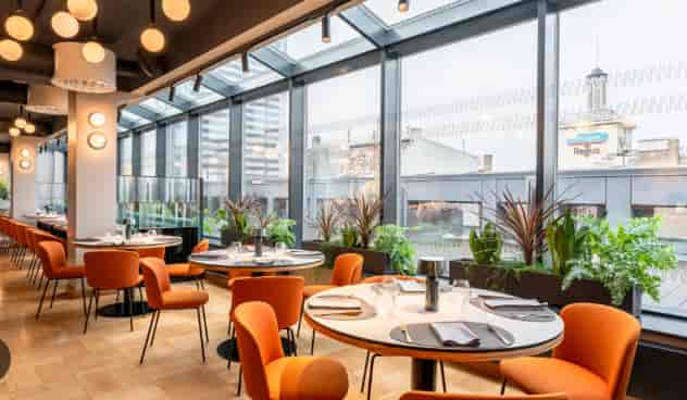 Aston Hotel Riga breakout room with natural light for collaborative business meetings and workshops.
