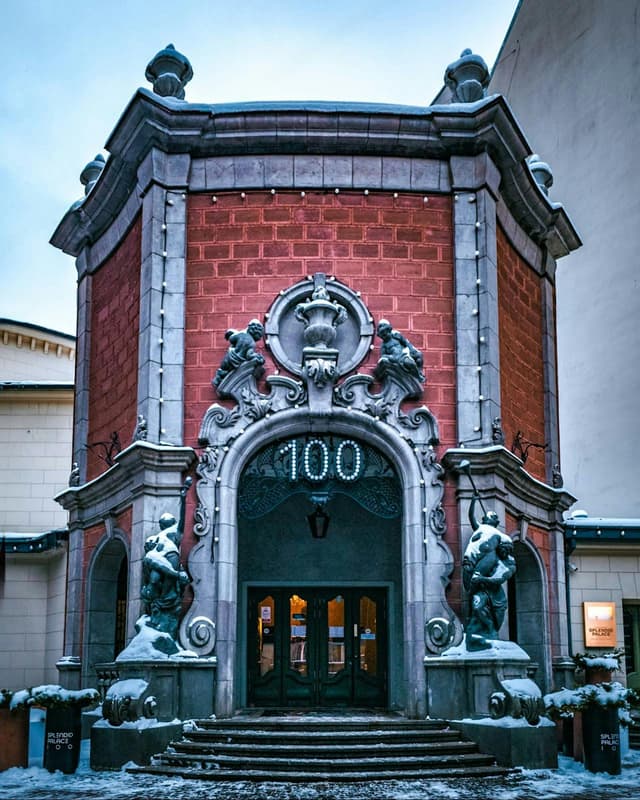 Splendid Palace