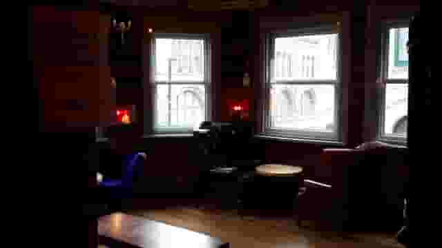 Montana Lounge