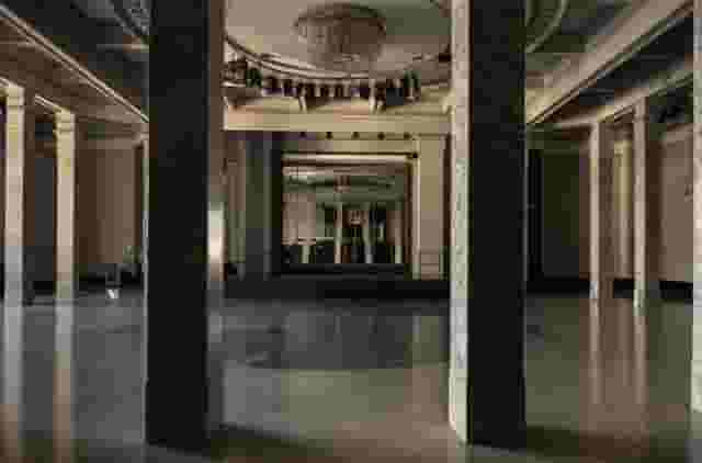 La Sala Columnas