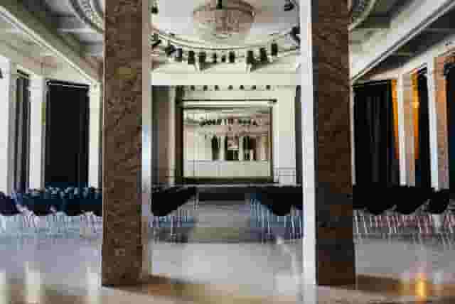 La Sala Columnas