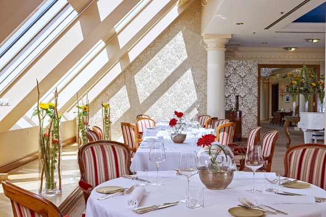 1870 - Restaurant Terrace Lounge