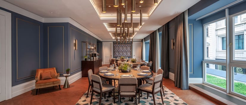 Rosewood Vienna Event Pavilion: luxury boardroom setting for VIP meetings and private dining.