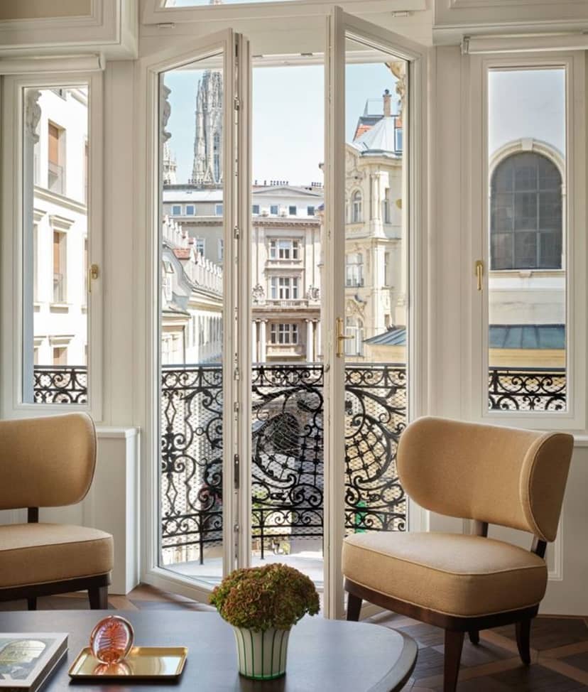 Salon Aurelie at Rosewood Vienna: High-end breakout space for VIP board meetings and networking.