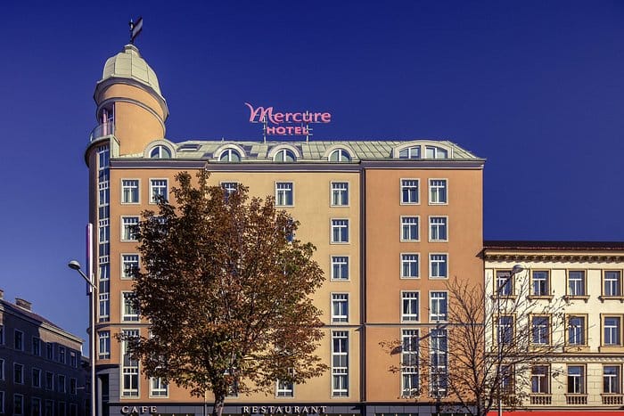 Mercure Boutique Hotel Vienna First suite: modern corporate stay, reliable city center event venue.