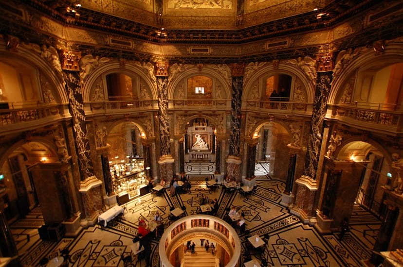 Kunsthistorisches Museum gala venue with grand architecture, perfect for exclusive event receptions.