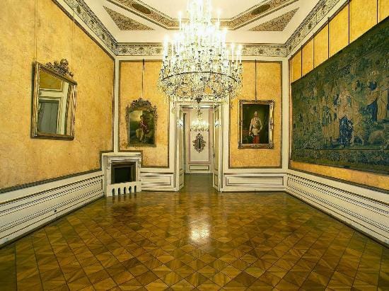 Kronprinz Rudolf Saal at Palais Auersperg: ornate historic venue for gala dinners and retreats.