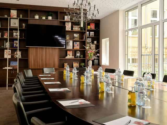 Flemings Bar Lounge