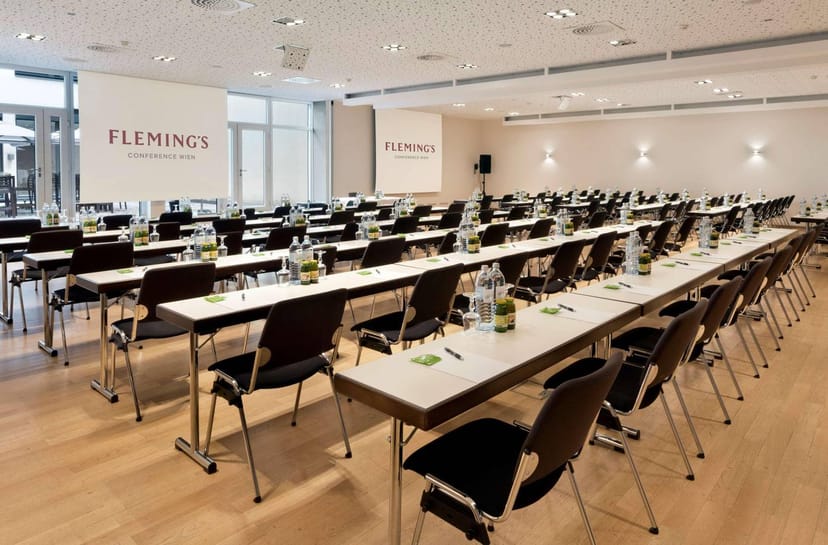 Classroom-style corporate training room in Flemings Hotel Wien-Stadthalle for professional meetings.