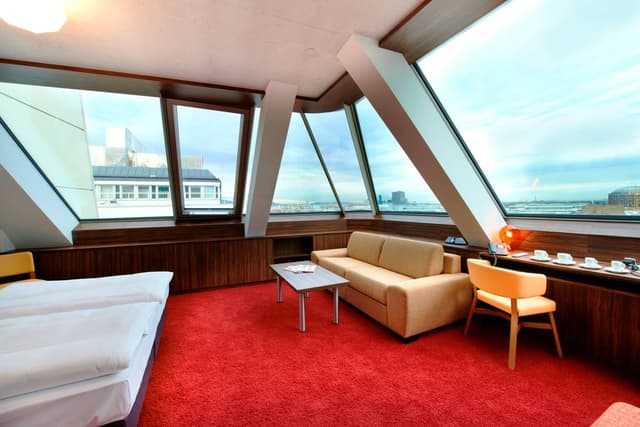 Rooms and Suites
