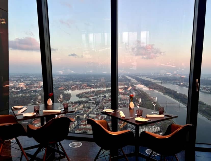 57 Restaurant & Lounge Meliá Vienna: VIP dinner venue with panoramic skyline views.