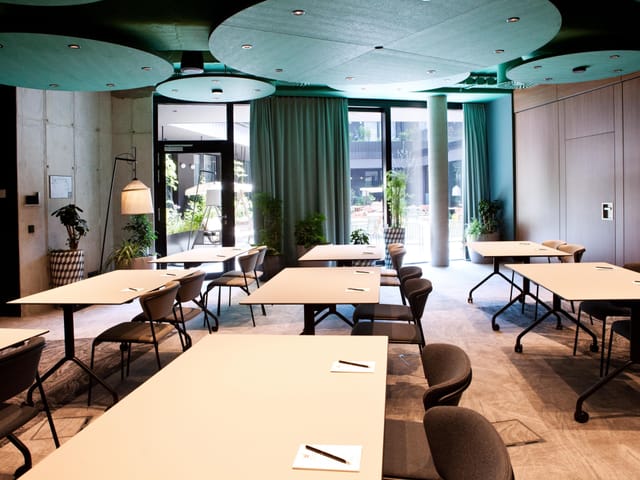 Classroom setup at Hotel Indigo Vienna Naschmarkt for professional workshops and breakout sessions.