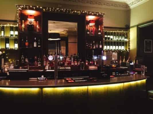 Bar & Restaurant