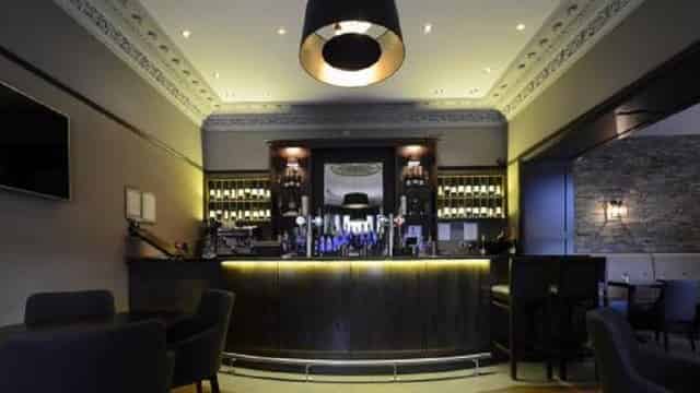 Bar & Restaurant