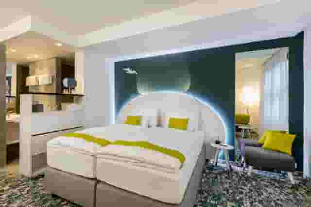 Business Suite 1