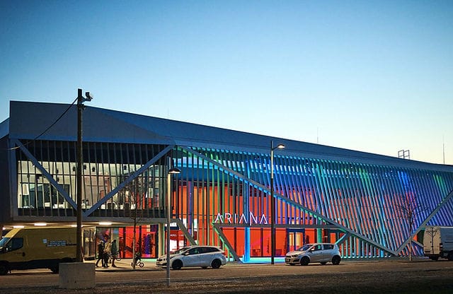Modern Ariana Eventhalle venue with architectural lighting for corporate evening receptions.