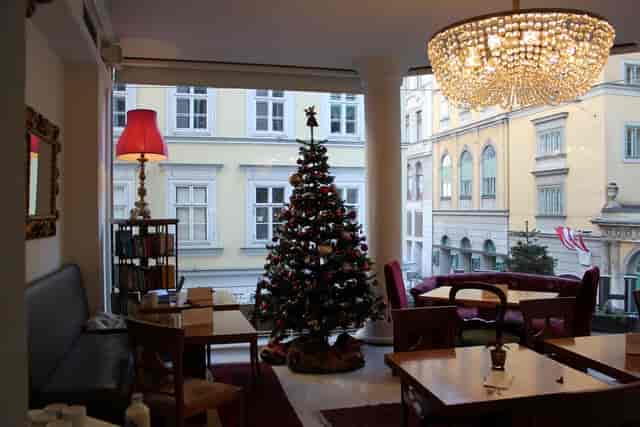 Papagenolounge at Hotel Beethoven: elegant corporate mixer and boutique networking event venue.