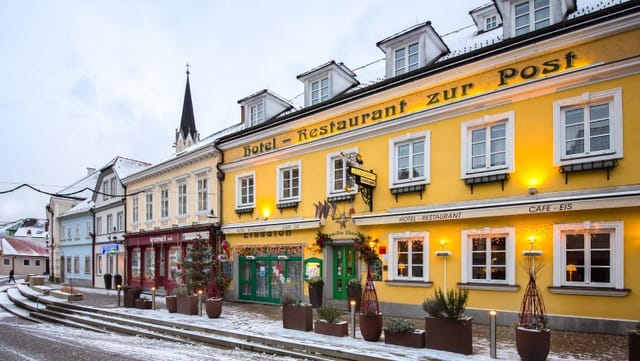 Boutique hotel restaurant in Vienna for executive retreats and holiday events.