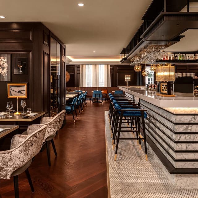 bar